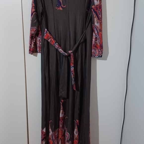 Reborn Black and Red Paisley Maxi Dress - Picture 3 of 3